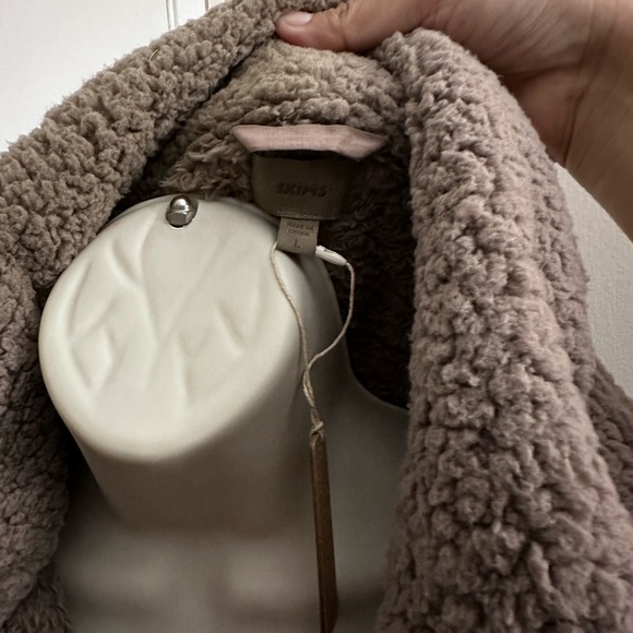 SKIMS NWT Dessert Teddy High Fleece Crop Zip Up - Picture 6 of 8